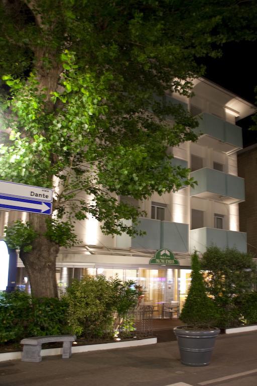 Hotel Mon Pays Riccione Exterior foto